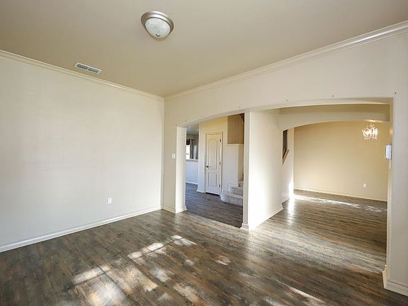 3rd image of 10625 Kirby Dr
