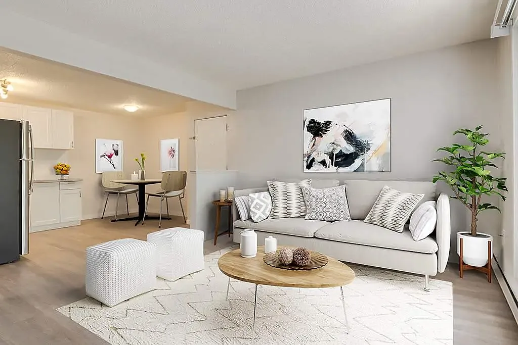 Mirror Lake Apartments — Photo 1