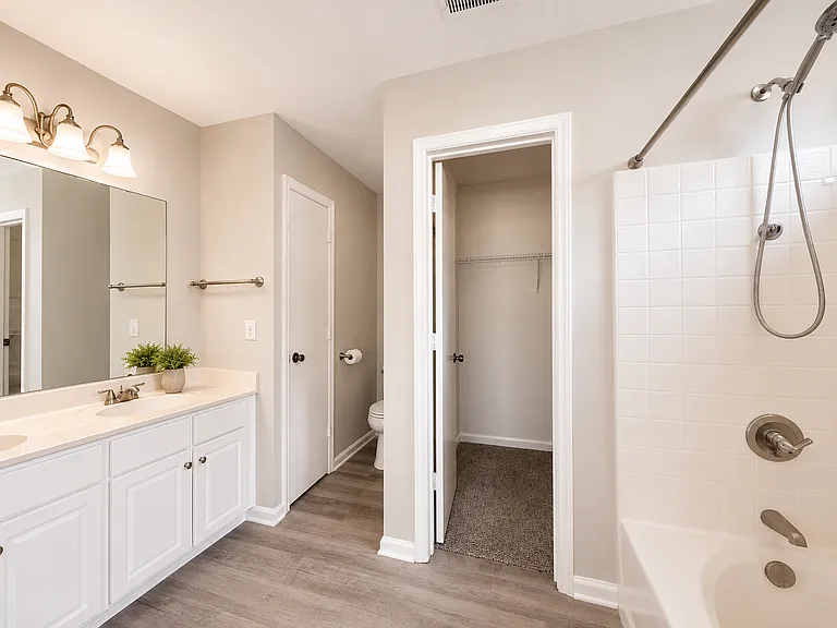 13505 Bolingbrook Ln — Photo 9