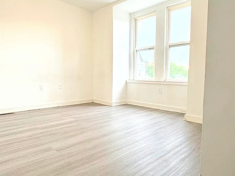 200 Stanbridge St #2 — Photo 11