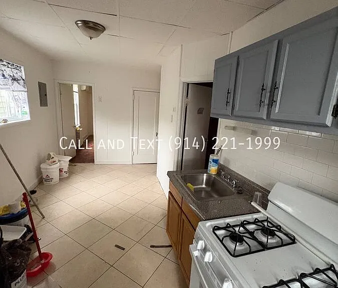 110 Webster Ave — Photo 4
