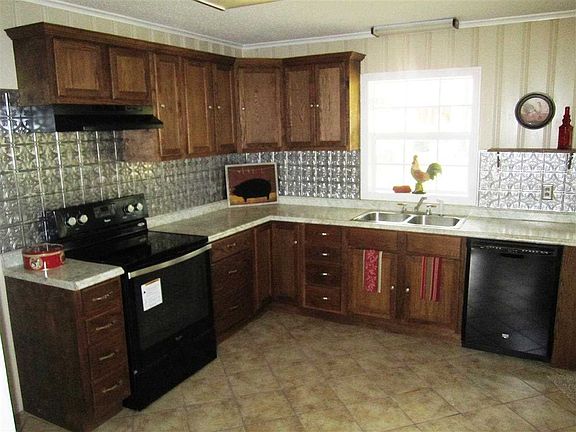 2nd image of 106 Lisa Ln