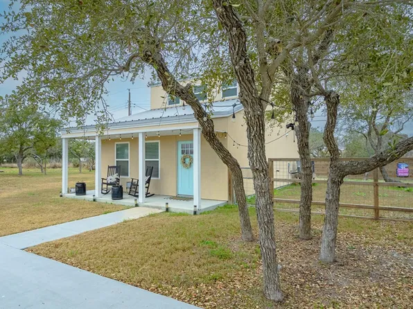 129 Palmetto Point Rd, Rockport, TX 78382