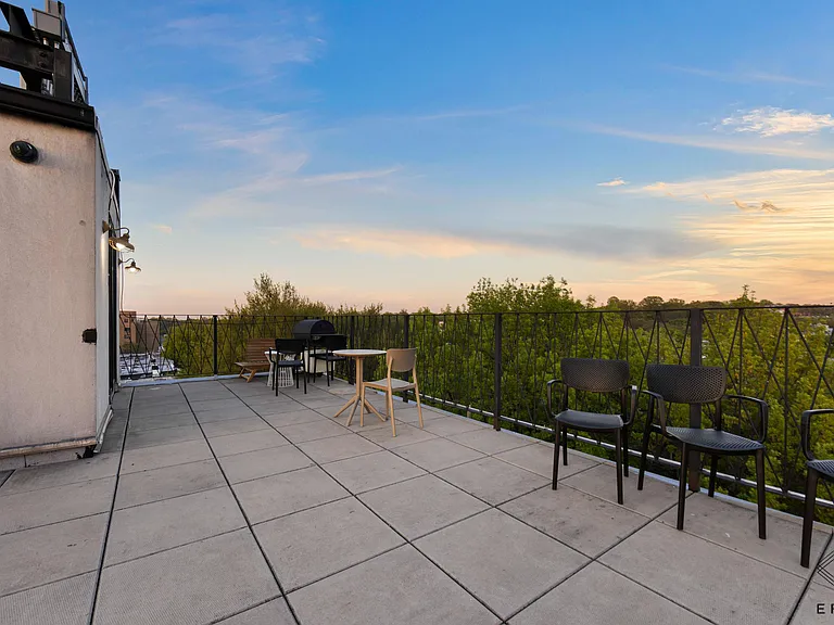 691 Chauncey St #4E — Photo 24