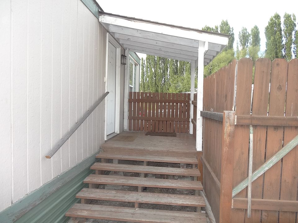 2nd image of 1155 SE Pro Mall Blvd #401