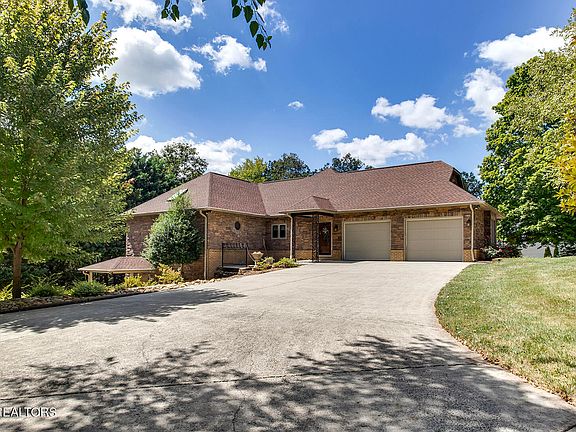 4th image of 5322 Beverly Oaks Dr
