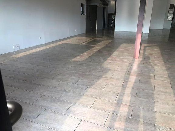 3rd image of 410-412 N Wantagh Avenue