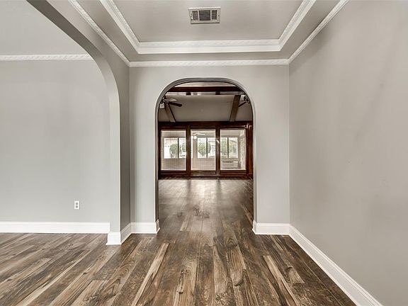 3rd image of 1501 Merrimac Trl