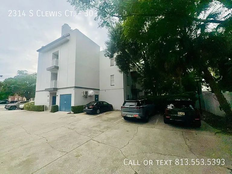 2314 S Clewis Ct #301 — Photo 4