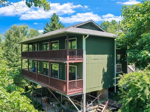 4012 Darryl Ln, Gainesville, GA 30506