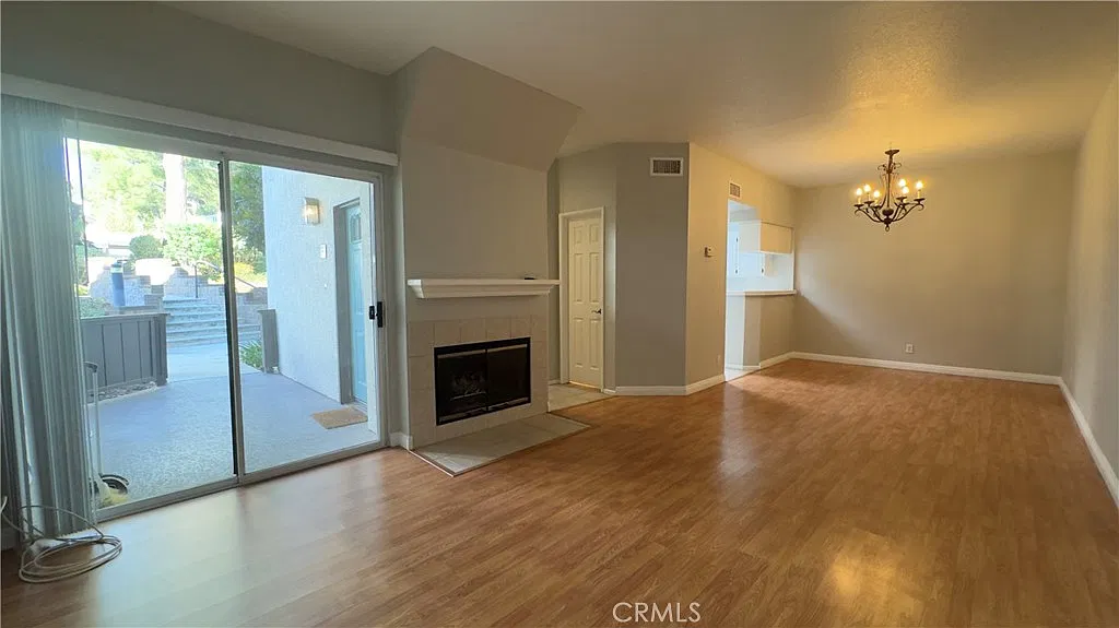 2 bed, 2.5 bath, 1236 sqft, $3,300 — Photo 3