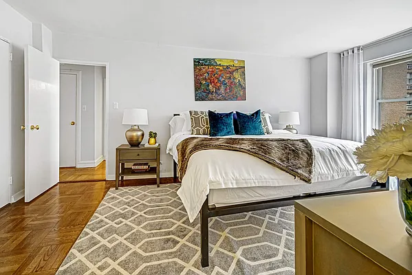 Sold by Compass | media 6