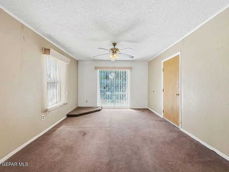 921 Olive Ave — Photo 12