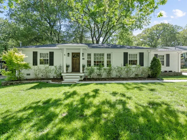 5042 Stillwood Dr, Nashville, TN 37220
