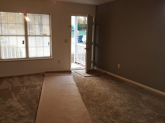 2nd image of 139 Country Town Dr