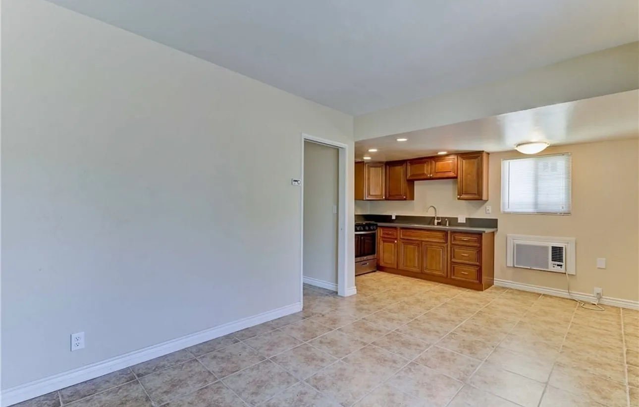 2 bed, 1200 sqft, $2,000 — Photo 4
