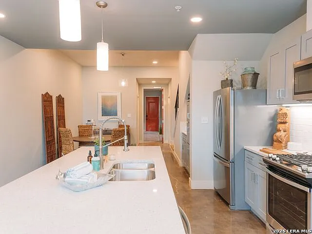 210 W Peden Aly #119 — Photo 9
