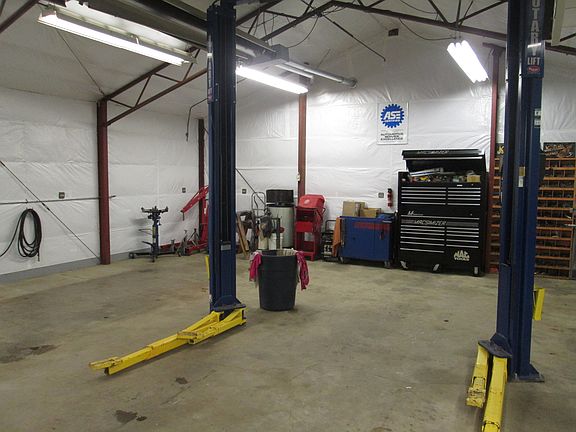 5th image of 847 W Business Highway 30