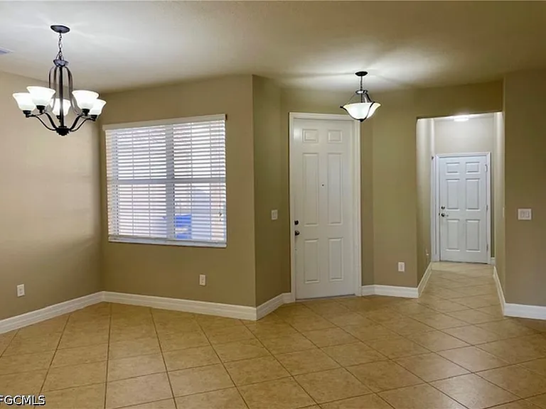 10474 Spruce Pine Ct — Photo 10