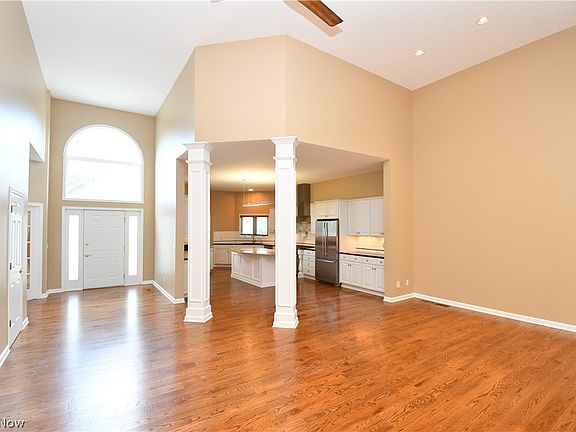 5th image of 432 Muirfield Dr