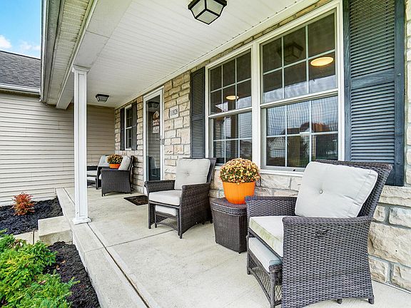 4th image of 11828 Chanticleer Dr NW