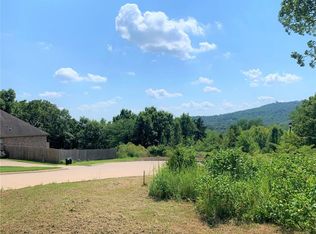 244 N Skyview Ln, Fayetteville, AR 72701