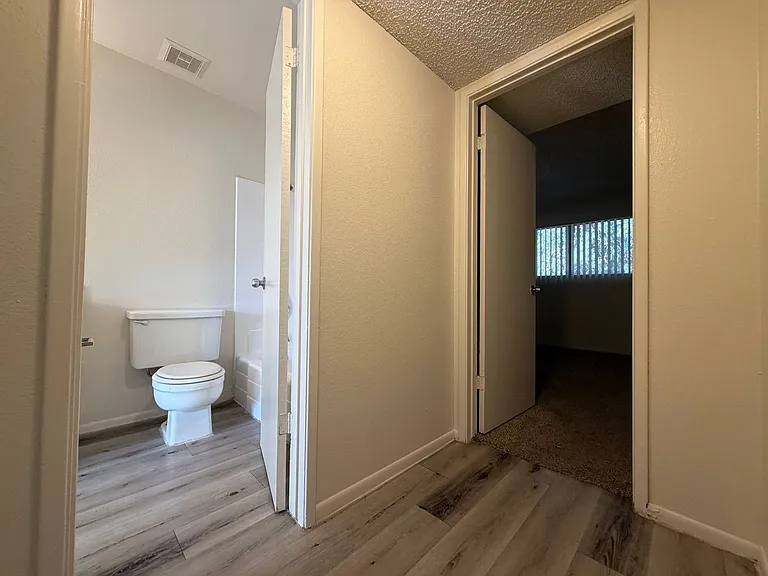 3351 W Harmont Dr — Photo 10