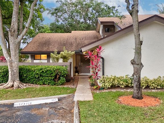 4th image of 9367 SW 1st St #808