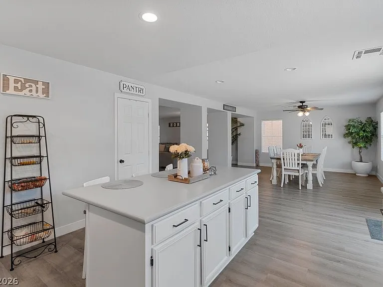 6924 Ghost Ranch Ave — Photo 12