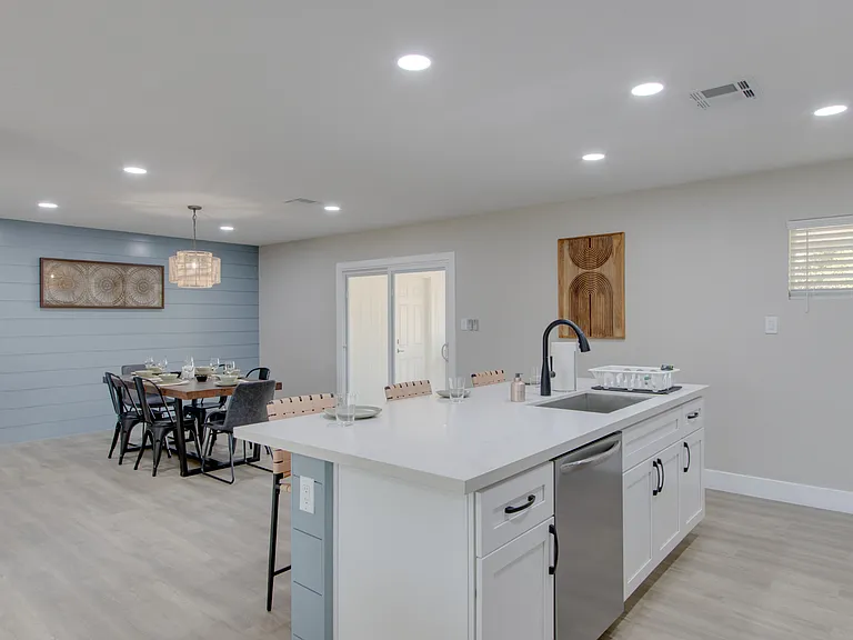 38 E Geneva Dr — Photo 10