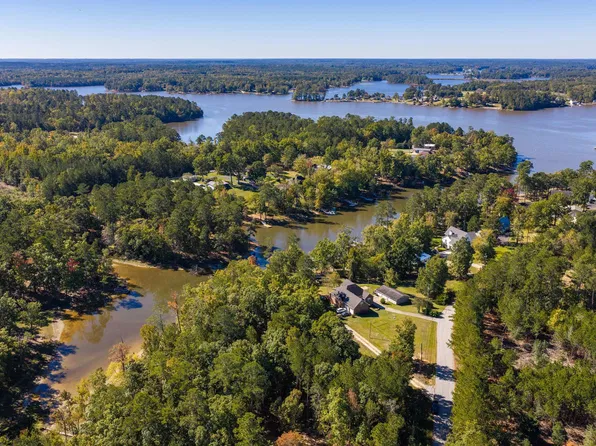 358 Shelter Bay Dr, Prosperity, SC 29127