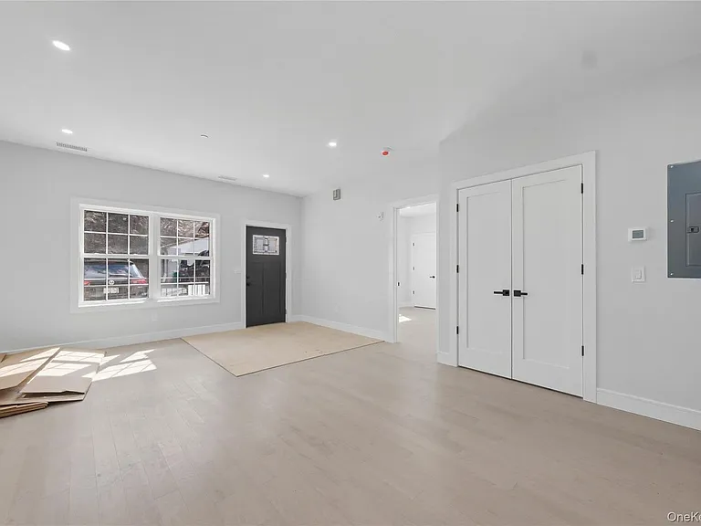 10 Market St #B — Photo 8