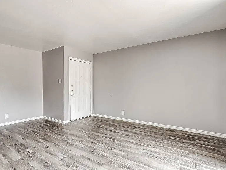Foxfire Apartments — Photo 17