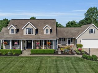 5522 Forest Hill Rd, Lockport, NY 14094