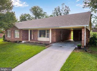 1005 Horseshoe Dr, Front Royal, VA
