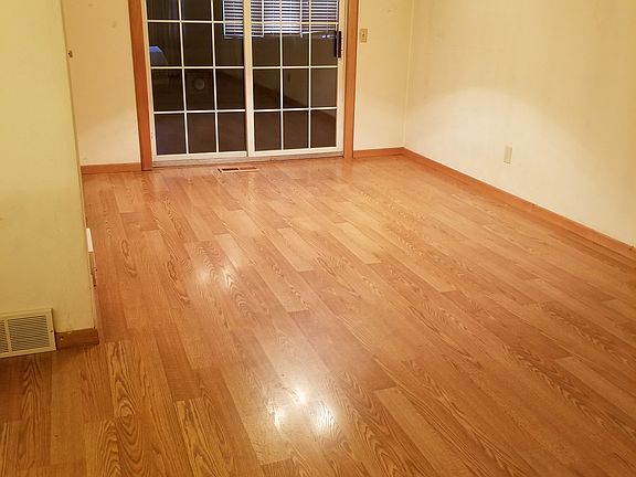 5th image of 920 25th Ave