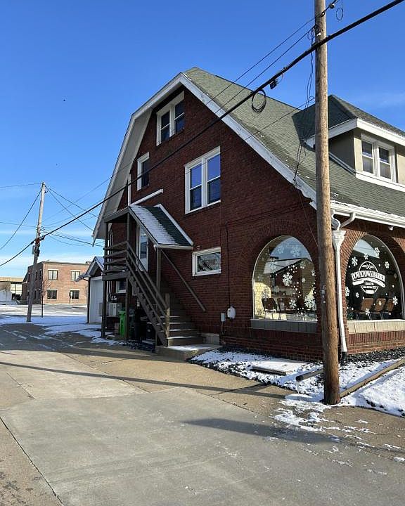 1st image of 127 W North St