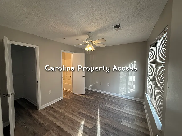 1401 Collegiate Cir #202 — Photo 12