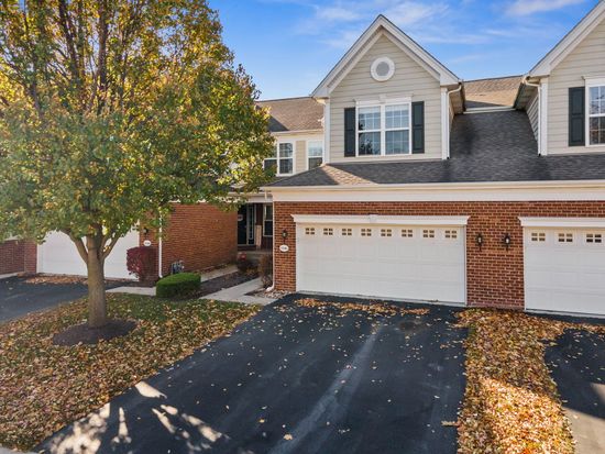 1146 Falcon Ridge Dr, Elgin, IL 60124