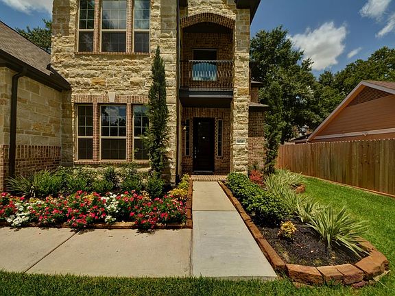 3rd image of 1332 Gardenia Dr