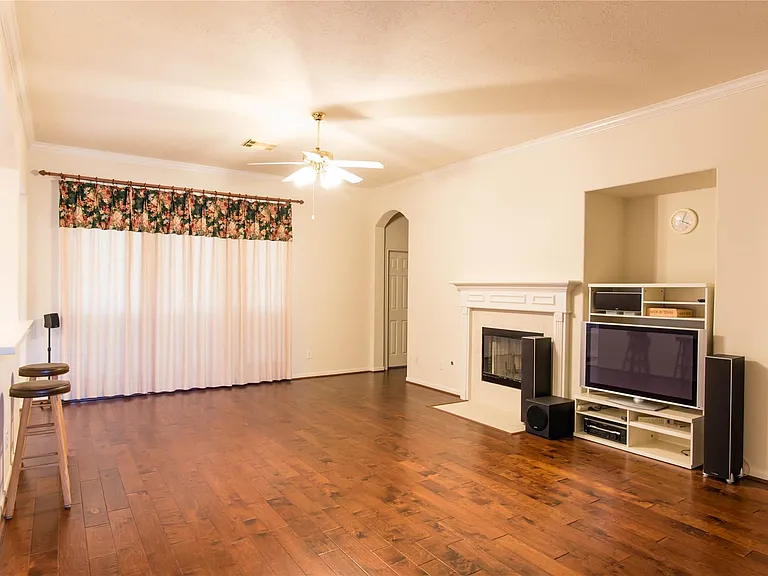 9115 Sunny Ridge Dr — Photo 6