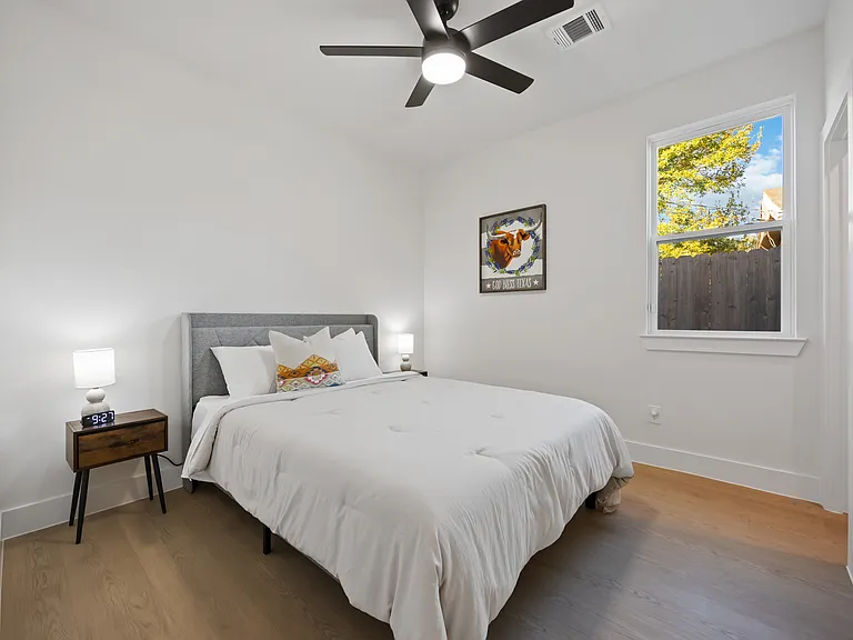 4110 Dreyfus St #B — Photo 8