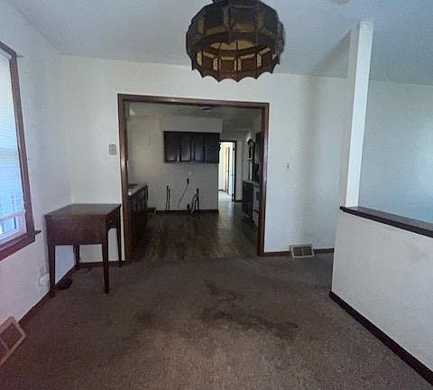 5th image of 102 4th St