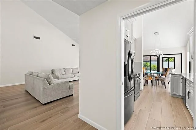 264 E River Park Dr — Photo 3