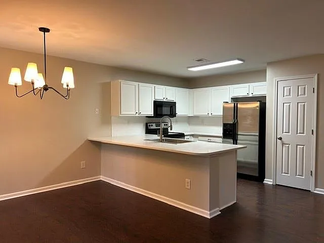137 Avalon Dr — Photo 5