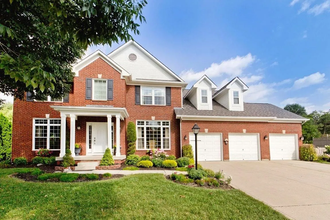 8180 Chateau Ln photo 1