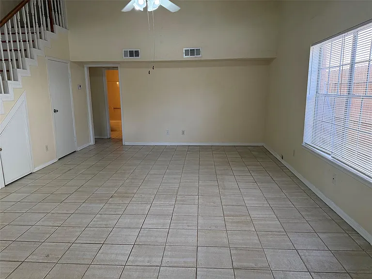 6604 Tamar Dr — Photo 3