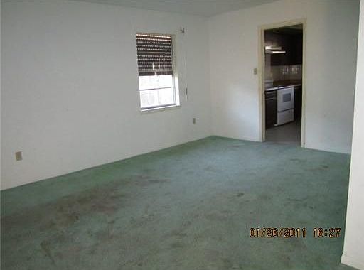 4th image of 3876 Accacia Ln