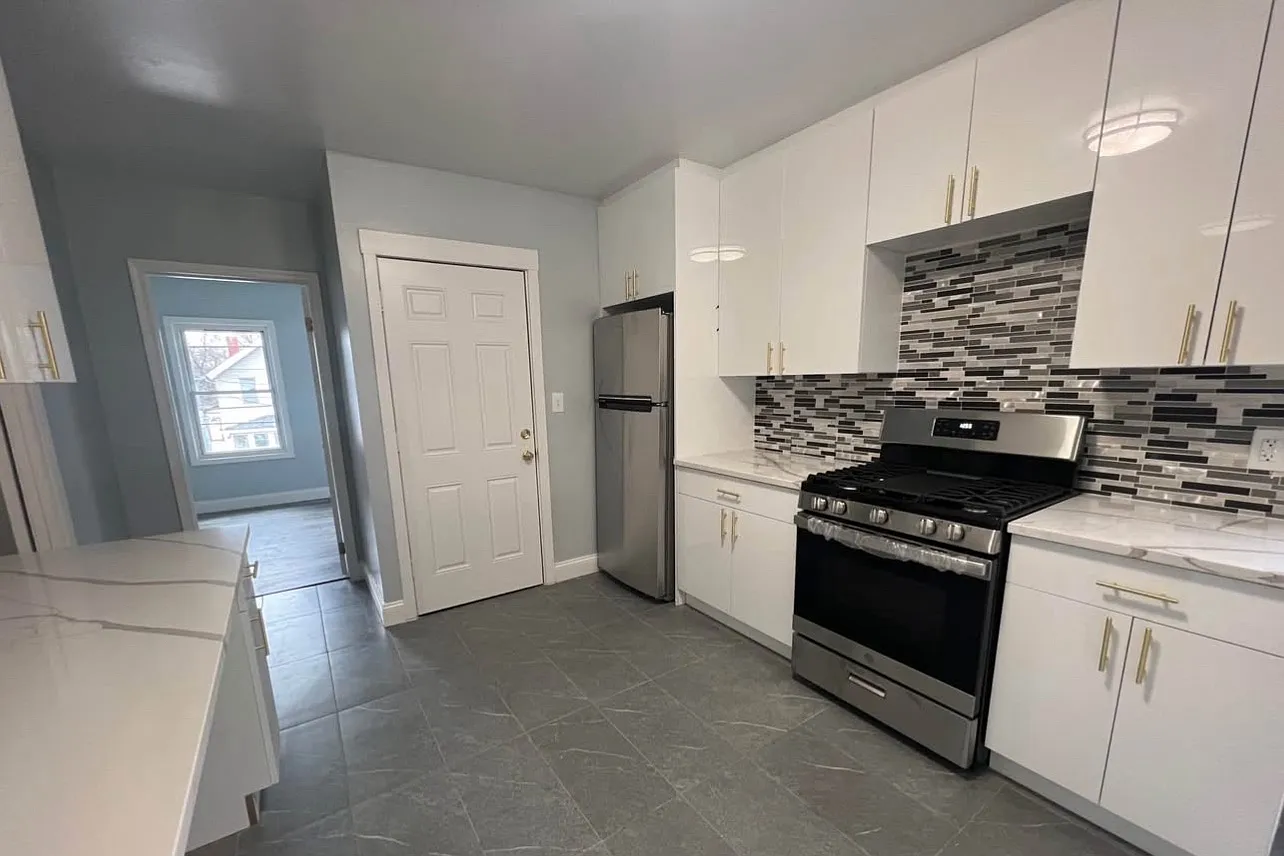 268 Davenport Ave — Photo 4