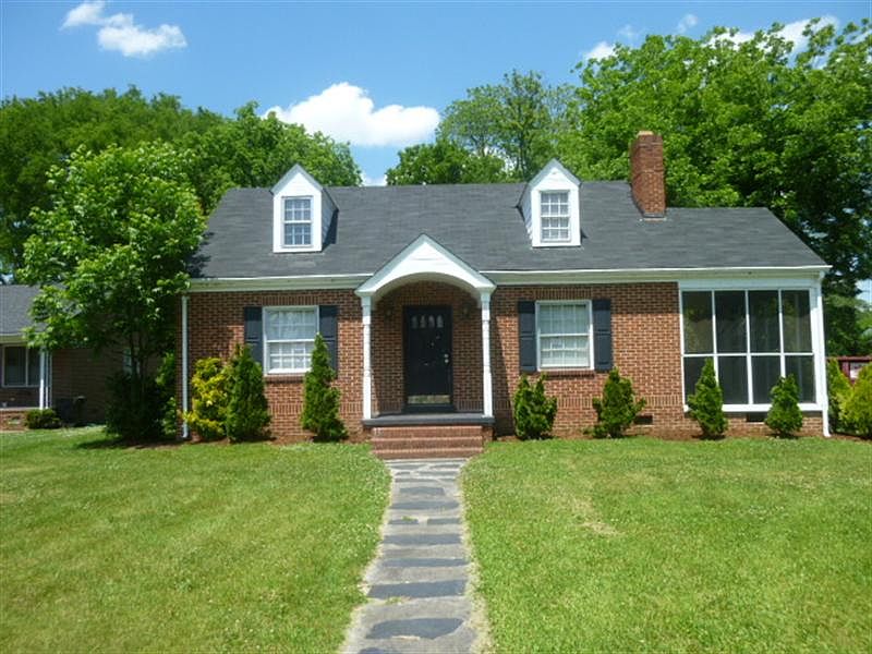 1st image of 305 Southampton St